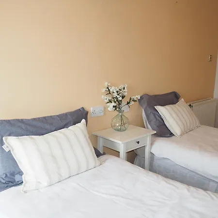 City Guest House 3*