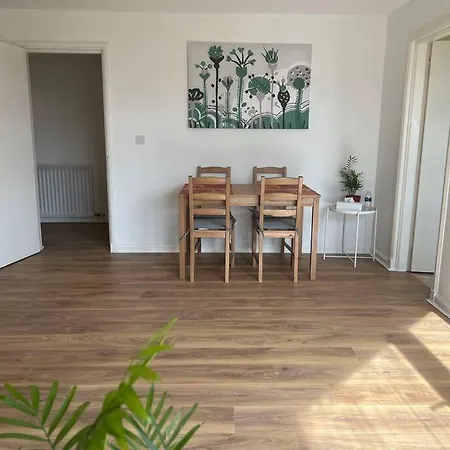2 Bed Flat Close To Uni Apartment *