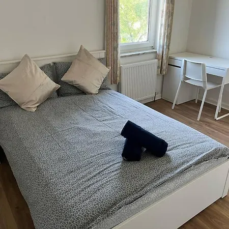 2 Bed Flat Close To Uni *