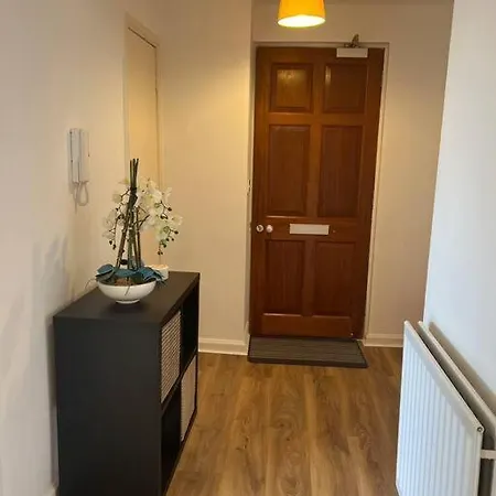 Apartment 2 Bed Flat Close To Uni