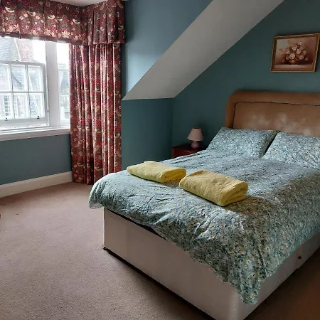 Stunning 5br Royal Mile Penthouse * Эдинбург