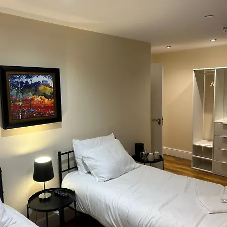 Twin With En-suite *