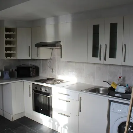 Apartment One Bedroom Apt Near Fringe Festival *
