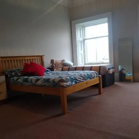 Five Bed Large Apartamento *