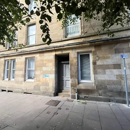 Lägenhet Convenient 2br Basement Flat In Leith *