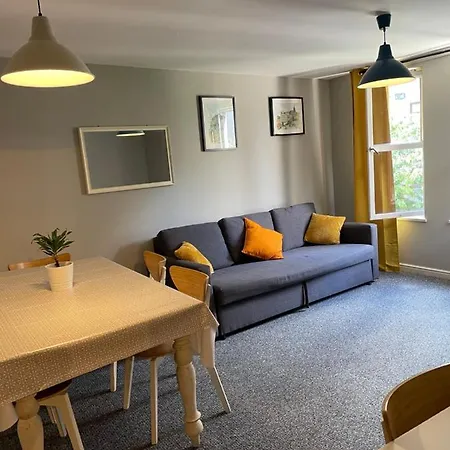 Central, Fully Equipped Flat W/parking, Leith, *