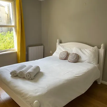 Central, Fully Equipped Flat W/parking, Leith, *