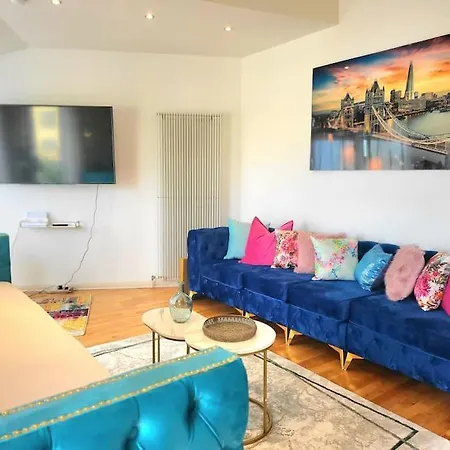 Beautiful Penthouse Sleeps 6 On Actual Beds Apartament