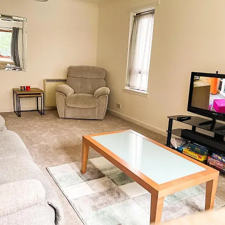 Spacious, And Newly Decorated Edimburgo