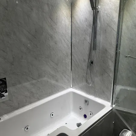 Thistle Aparthotel