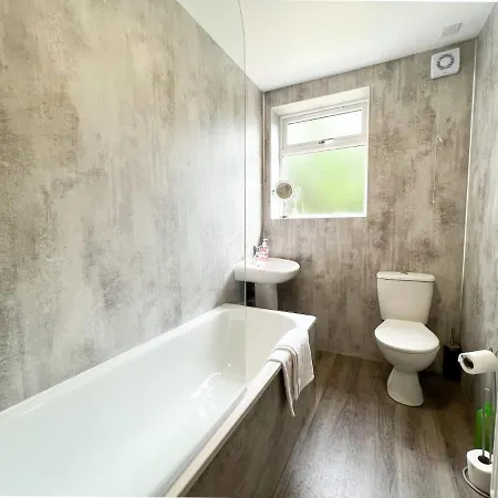 Delightful Flat In Corstorphine Edimburgo