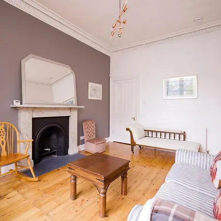 Joivy Splendid Near Haymarket Edinburgh