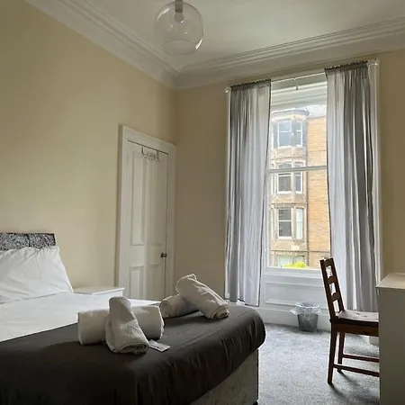 Specious Retreat With Famous Park Views *
