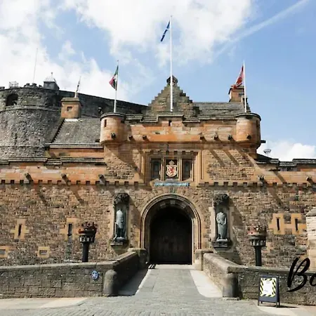 Trocadero - Central-royal Mile Castle Apartment *