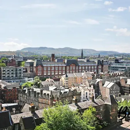 Trocadero - Central-royal Mile Castle *