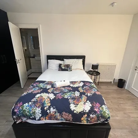 Ubytování v soukromí Luxury Double W/ Private Bathroom Edinburgh