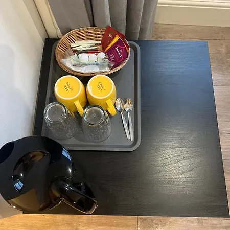 בית אירוח Luxury Double W/ Private Bathroom אדינבורו