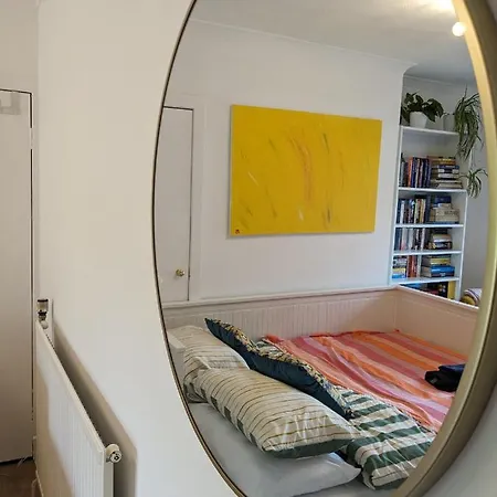 Private With Terrace And Free Parking *