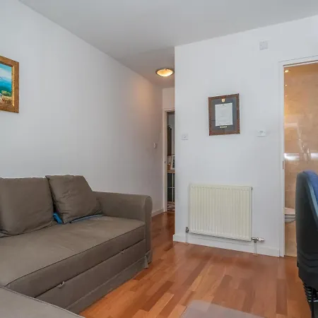 Apartment Pass The Keys Lovely Flat At Holyrood