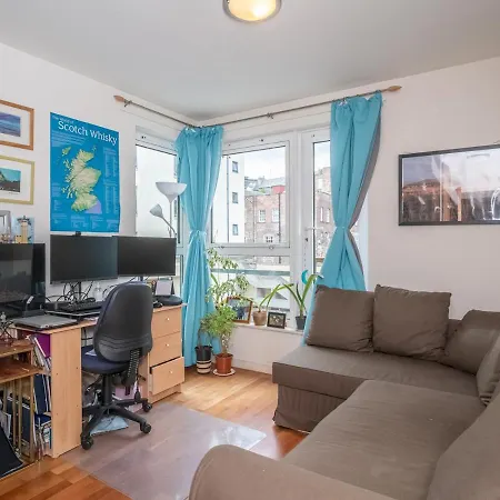 Pass The Keys Lovely Flat At Holyrood Edimburgo