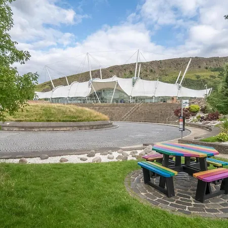 Pass The Keys Lovely Flat At Holyrood Apartment *