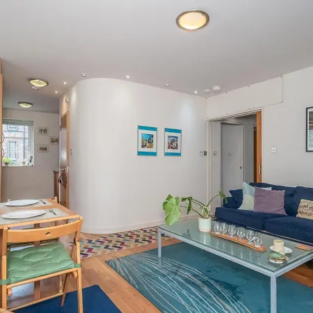 Pass The Keys Lovely Flat At Holyrood *