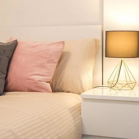 Apartment 1bed, Ground Floor, Private Entrance *