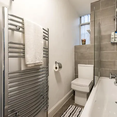 1bed, Ground Floor, Private Entrance Apartment Edinburgh