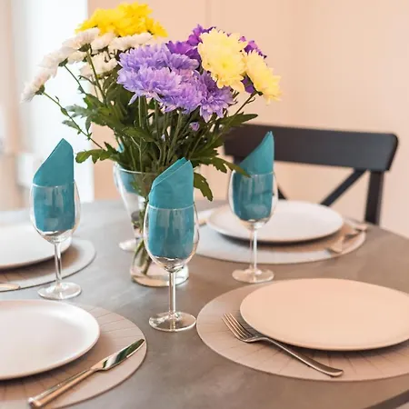 1bed, Ground Floor, Private Entrance * Edinburg