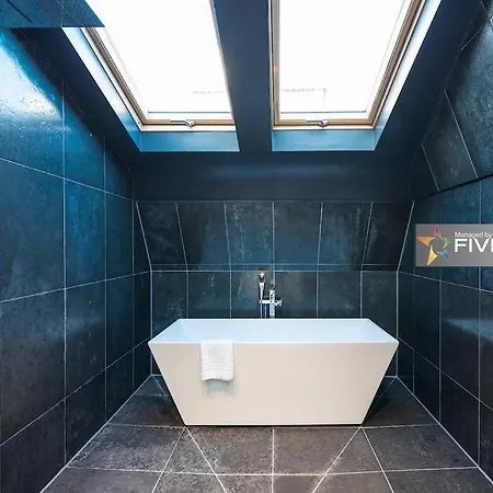 Luxurious In Edinburgh's Old Town
