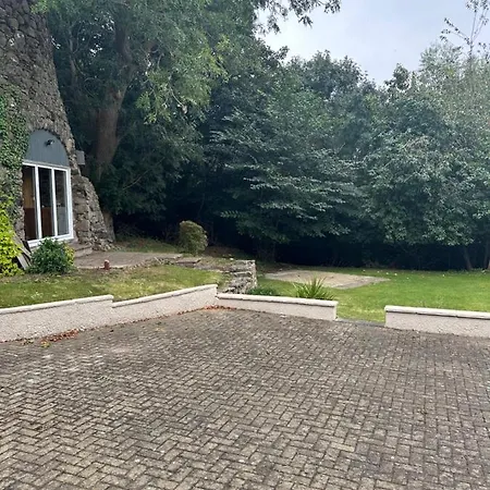 Cameron Coach House Modern In Murrayfield *