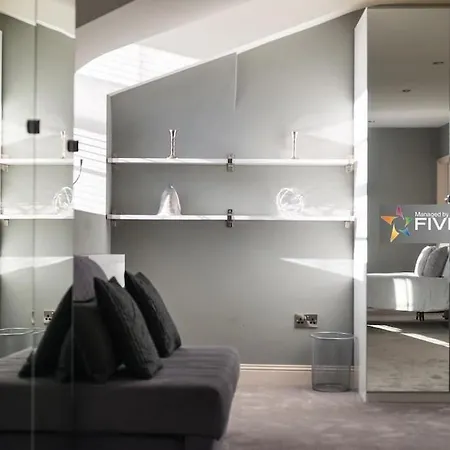 Luxury In Edinburgh's Old Town