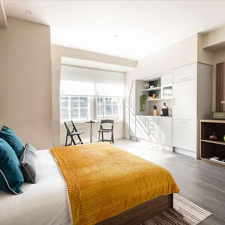 Heeton Concept Queen Street Aparthotel