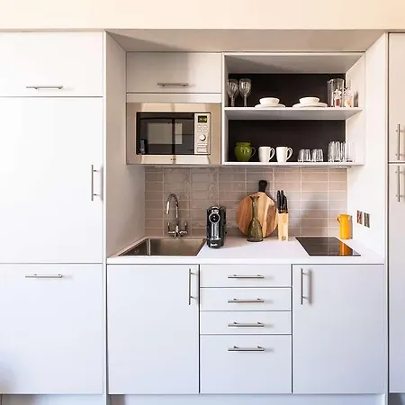 Heeton Concept Queen Street 4*