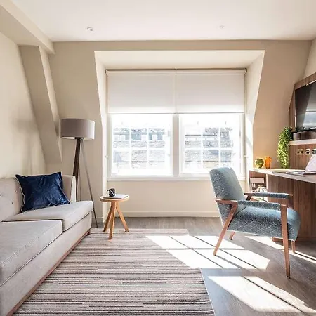 Heeton Concept Queen Street 4*