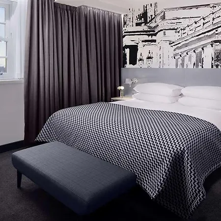 Radisson Blu Hotel, Centre מלון