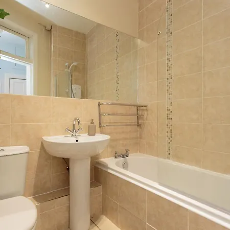 Warm 1bed Flat Leith Walk Apartamento Edimburgo