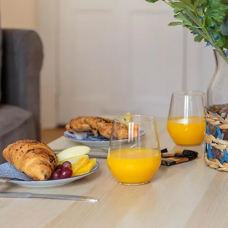 Warm 1bed Flat Leith Walk *