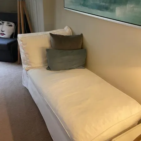 Apartment Chic 2b Centre Flat & Patio , Close To Castle