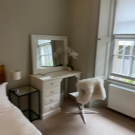 Apartment Chic 2b Centre Flat & Patio , Close To Castle *