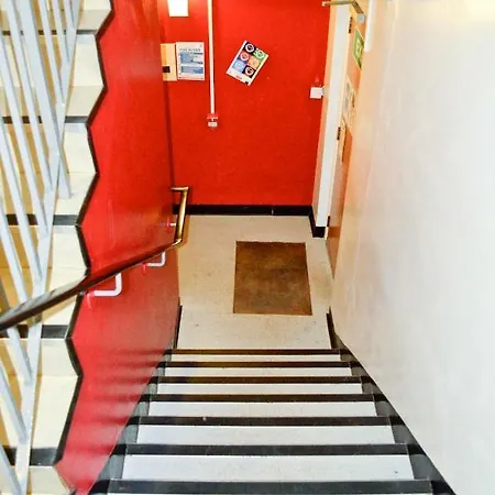 Darroch Court - Self Catering Flats