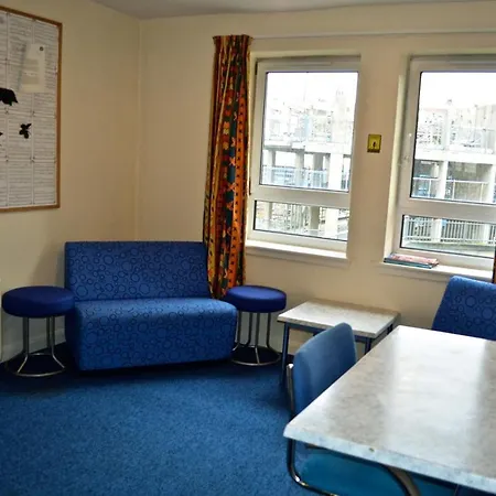 Darroch Court - Self Catering Flats Apartment