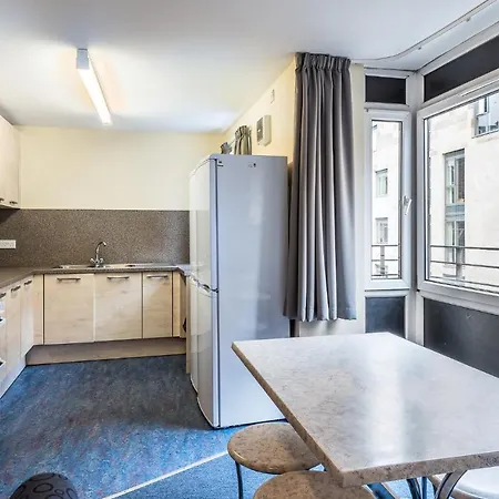 Darroch Court - Self Catering Flats *