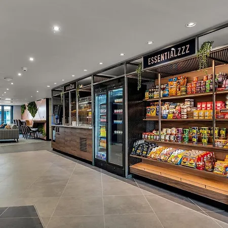 Roomzzz Apart-hotel 4*