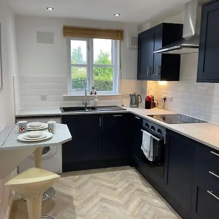 2 Bed Centre Modern Flat * Edinburgh