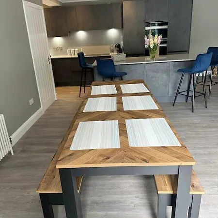 Tatil Evi Cameron Coach House - Luxury 3 Bed Home With Free Parking Murrayfield *
