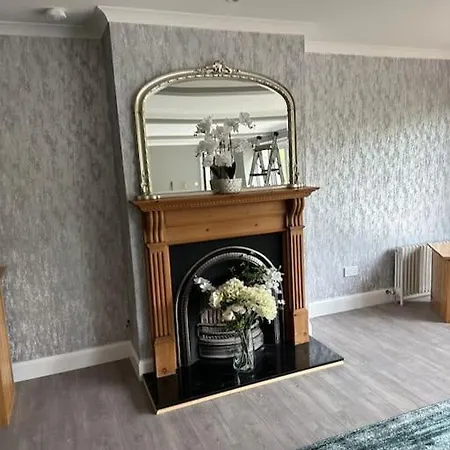 Tatil Evi Cameron Coach House - Luxury 3 Bed Home With Free Parking Murrayfield