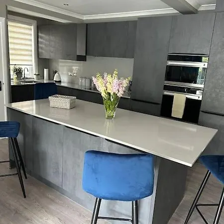 Cameron Coach House - Luxury 3 Bed Home With Free Parking Murrayfield Tatil Evi Edinburgh