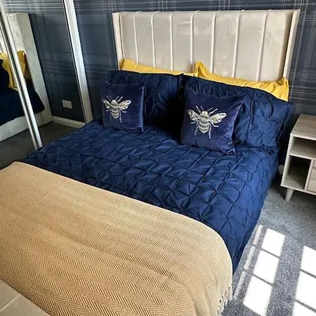 펜션 Cameron Coach House Modern In Murrayfield 에든버러