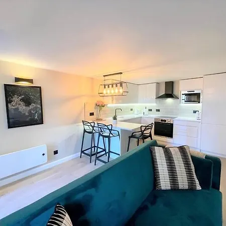 Stylish, And Cosy 1bd Nr Canongate Apartment